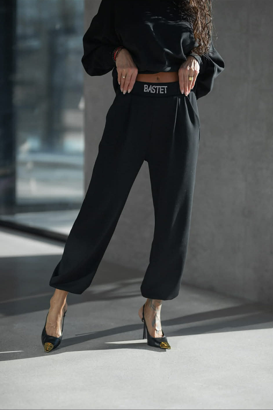 Bastet Mikina Chrystal black