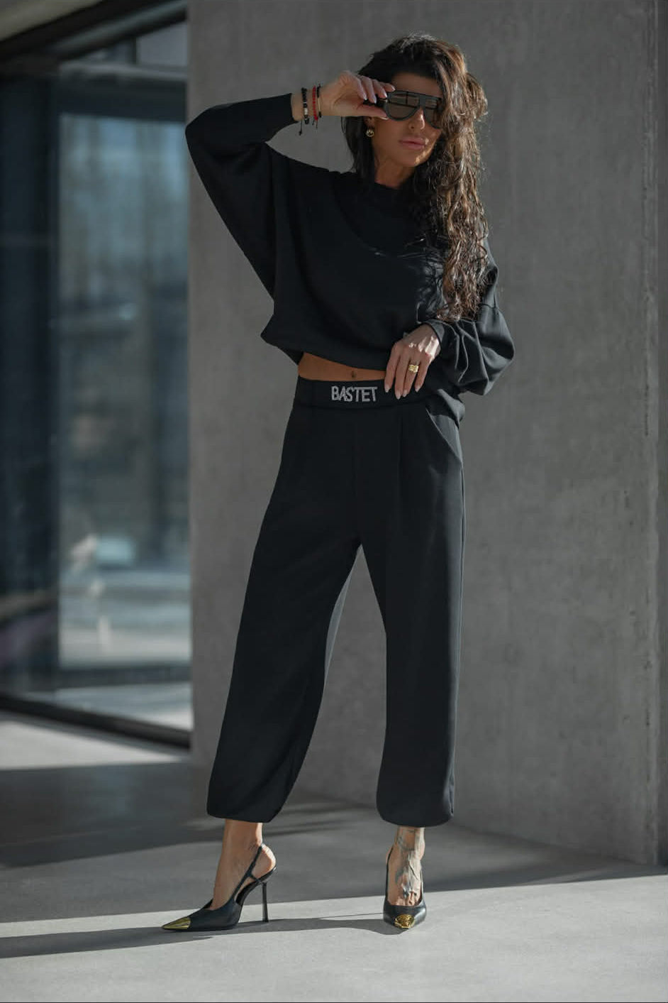 Bastet Mikina Chrystal black