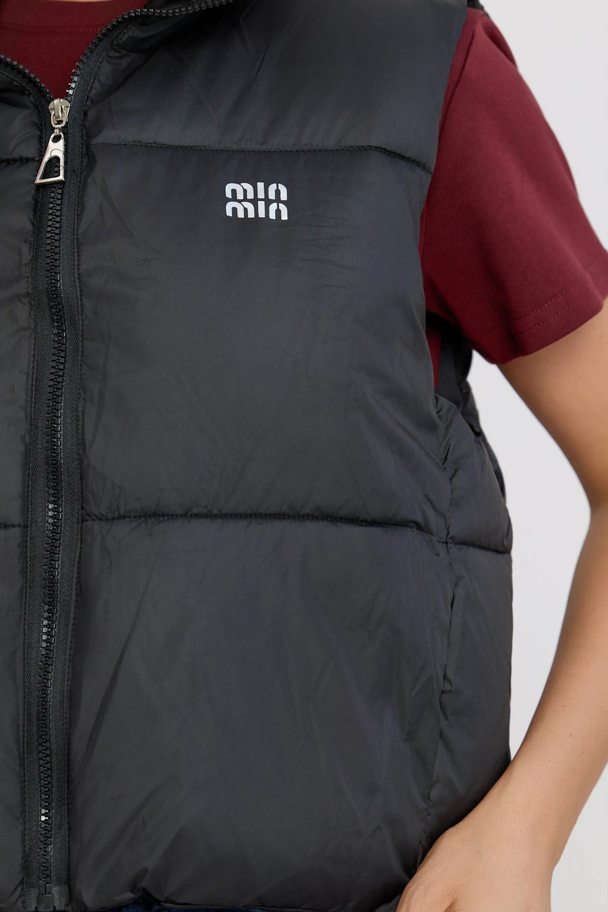 Vesta Miu black